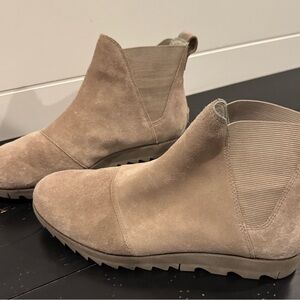 Sorel Harlow Chelsea Boots